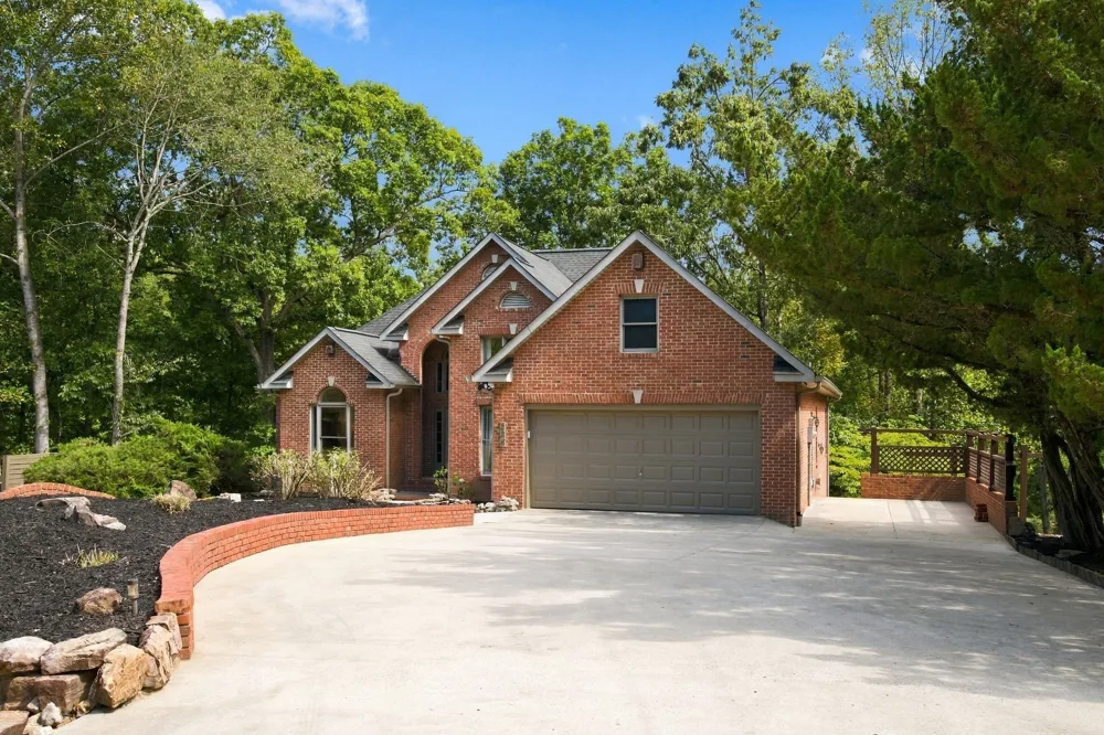 228 Murray Lake Dr Winchester, TN 37398