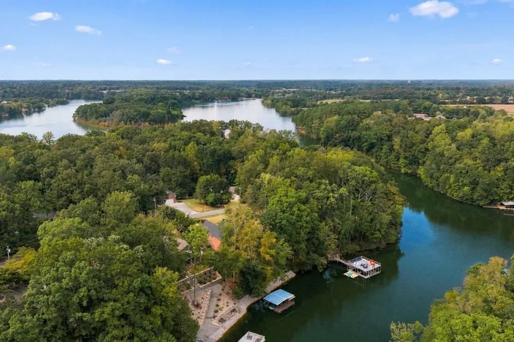 228 Murray Lake Dr Winchester, TN 37398