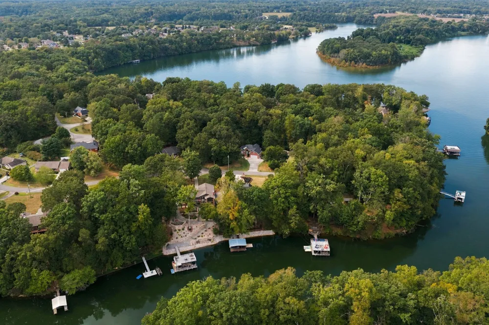 228 Murray Lake Dr Winchester, TN 37398