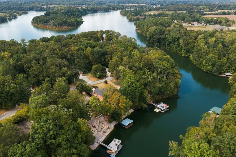 228 Murray Lake Dr Winchester, TN 37398