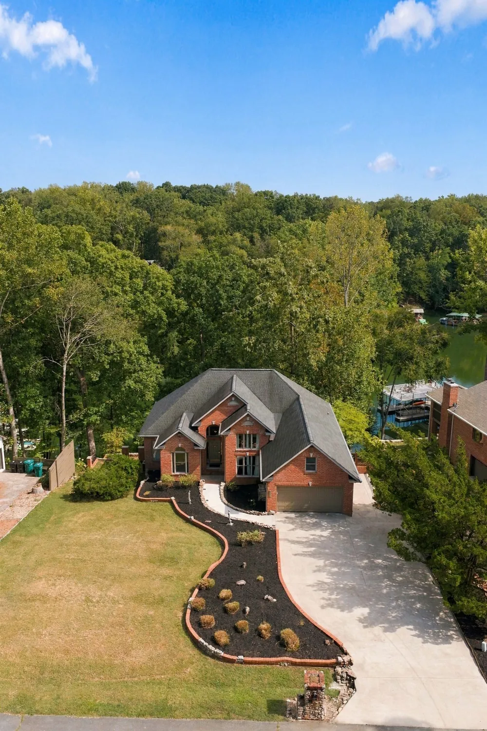 228 Murray Lake Dr Winchester, TN 37398