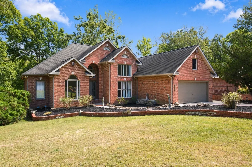 228 Murray Lake Dr Winchester, TN 37398