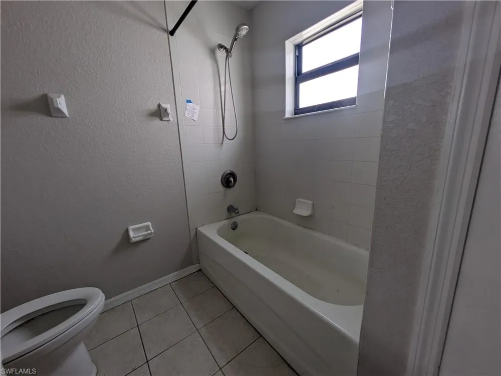 1725 NW 11th Court Cape Coral, FL 33993