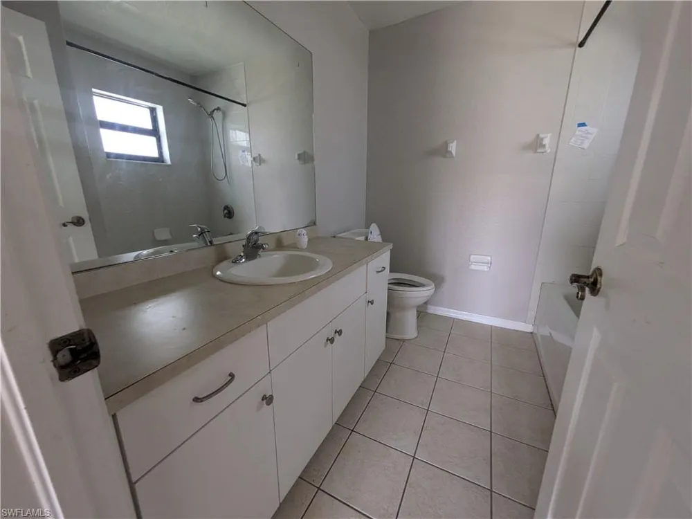 1725 NW 11th Court Cape Coral, FL 33993