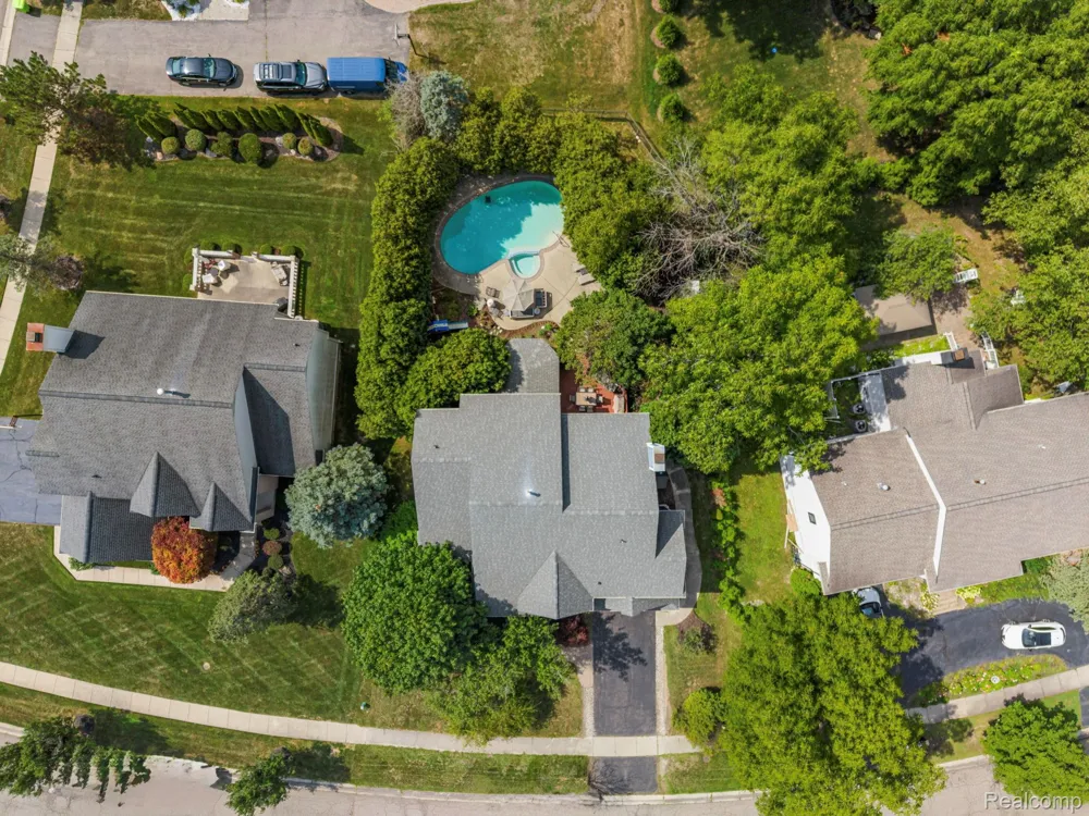 7367 Village Square Drive West Bloomfield Charter Township, MI 48322