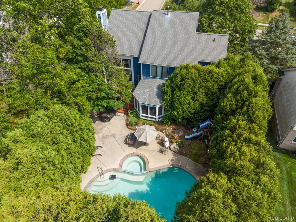 7367 Village Square Drive West Bloomfield Charter Township, MI 48322