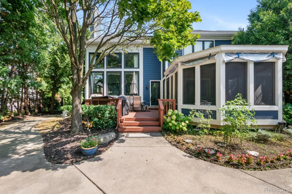 7367 Village Square Drive West Bloomfield Charter Township, MI 48322