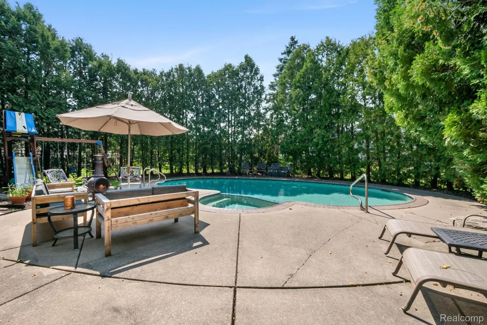 7367 Village Square Drive West Bloomfield Charter Township, MI 48322