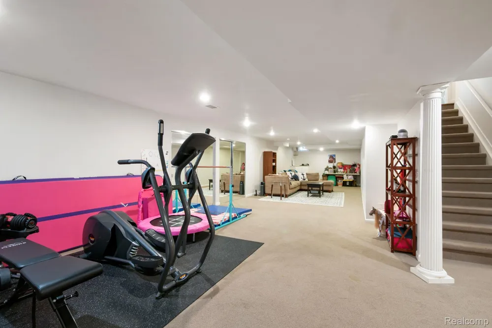 7367 Village Square Drive West Bloomfield Charter Township, MI 48322