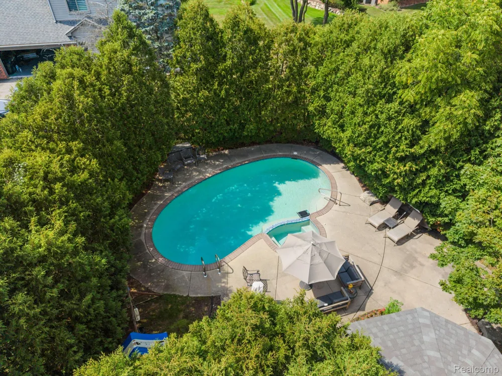7367 Village Square Drive West Bloomfield Charter Township, MI 48322