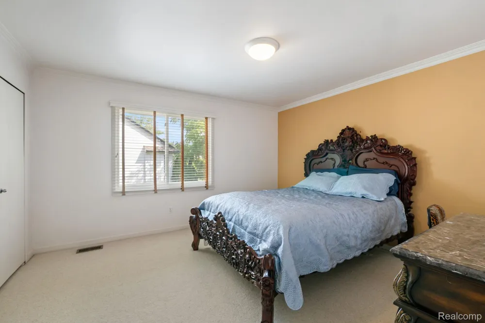 7367 Village Square Drive West Bloomfield Charter Township, MI 48322