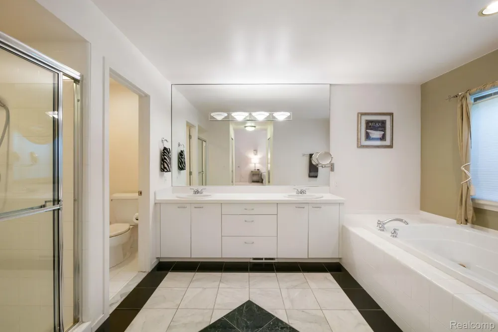 7367 Village Square Drive West Bloomfield Charter Township, MI 48322