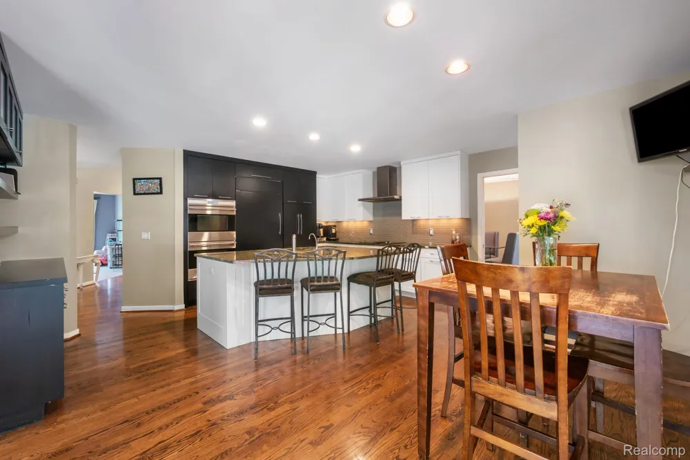 7367 Village Square Drive West Bloomfield Charter Township, MI 48322