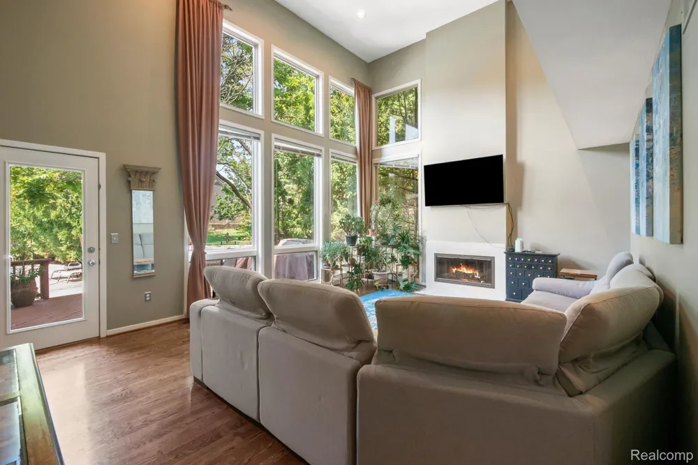7367 Village Square Drive West Bloomfield Charter Township, MI 48322