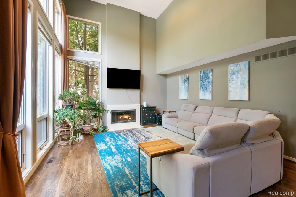 7367 Village Square Drive West Bloomfield Charter Township, MI 48322