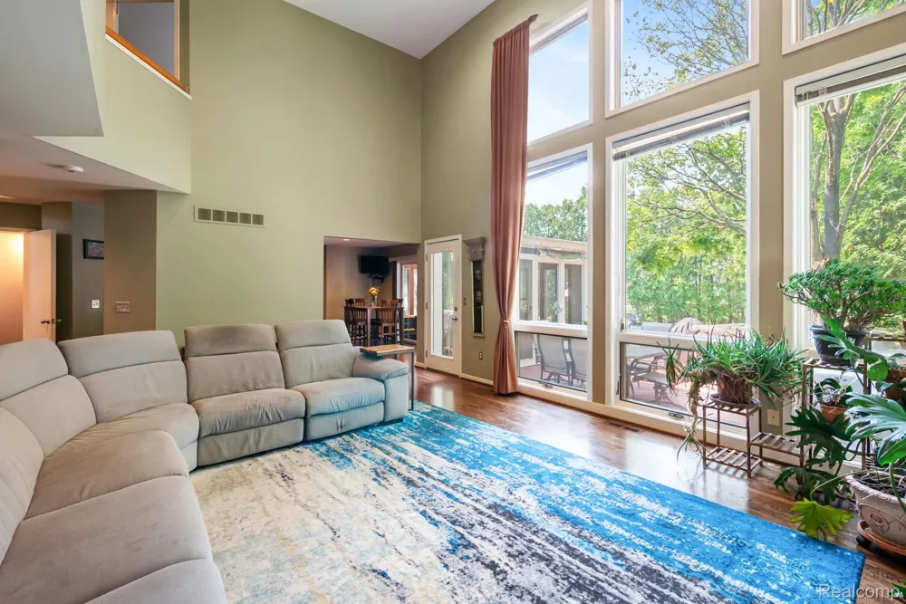 7367 Village Square Drive West Bloomfield Charter Township, MI 48322