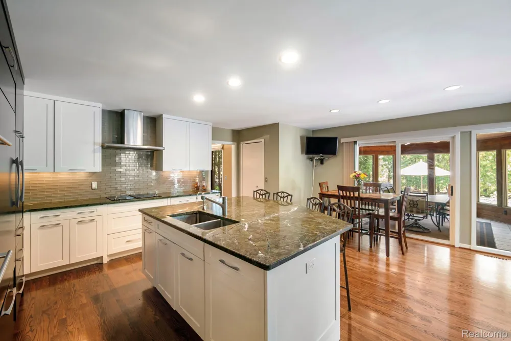 7367 Village Square Drive West Bloomfield Charter Township, MI 48322