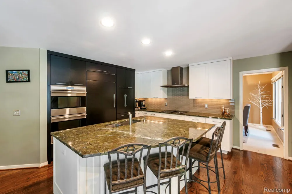 7367 Village Square Drive West Bloomfield Charter Township, MI 48322
