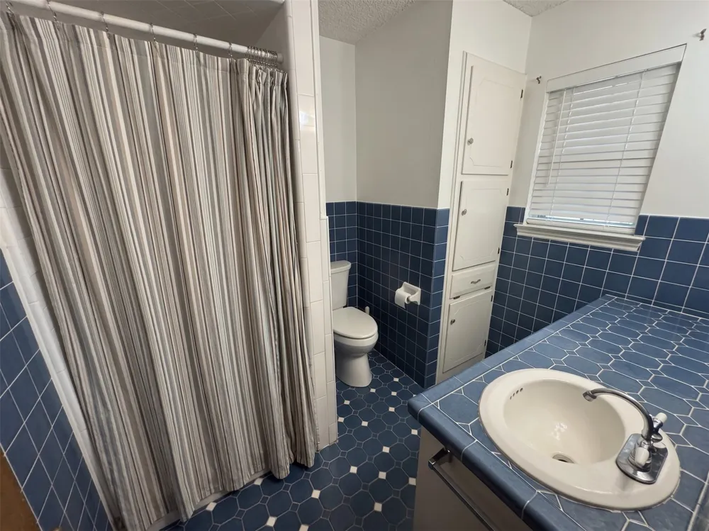 528 Marcus Drive Lewisville, TX 75057