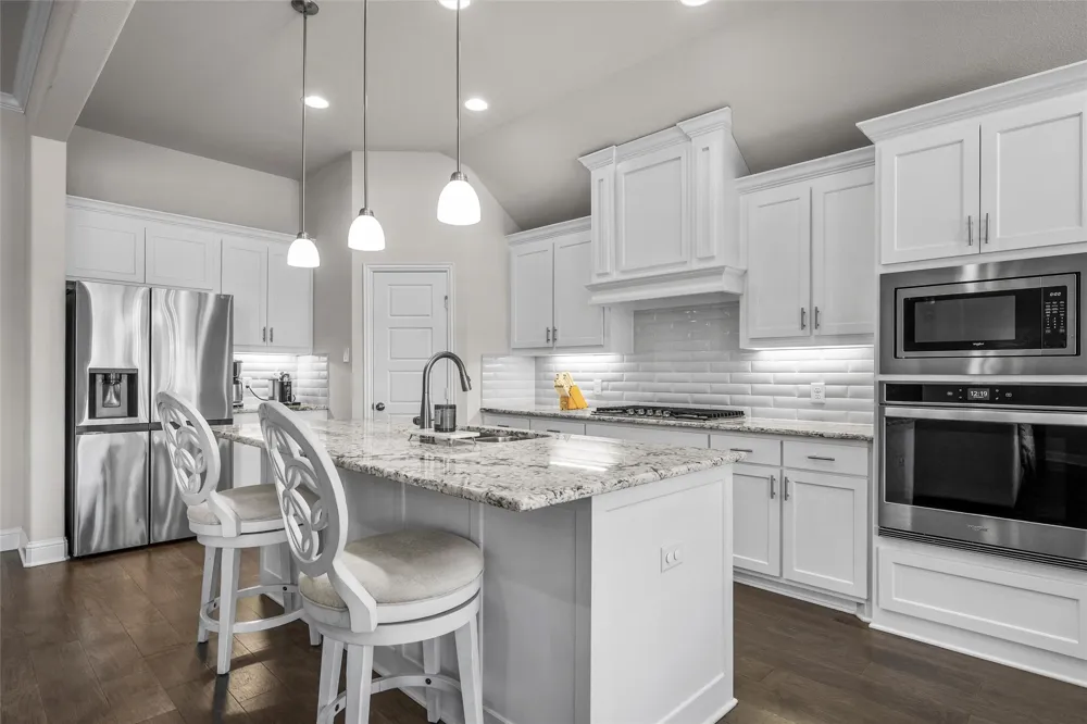 237 Big Creek Loop Hewitt, TX 76643