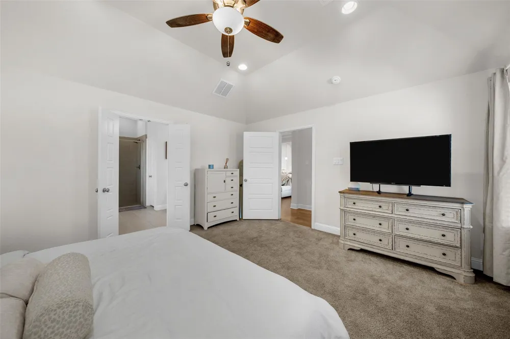 237 Big Creek Loop Hewitt, TX 76643