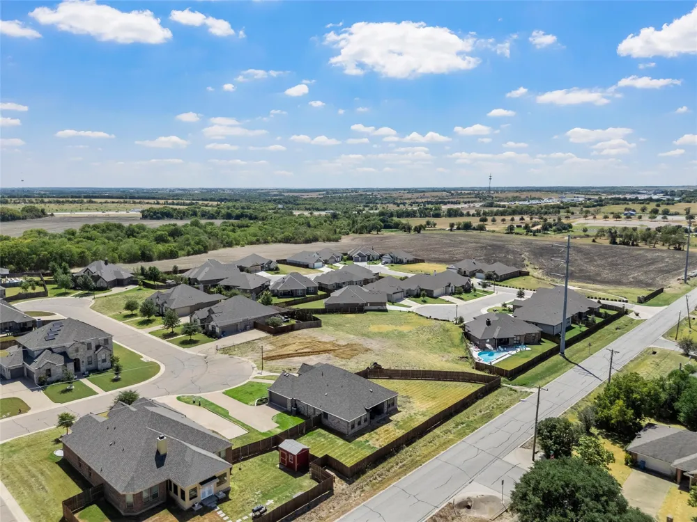 237 Big Creek Loop Hewitt, TX 76643