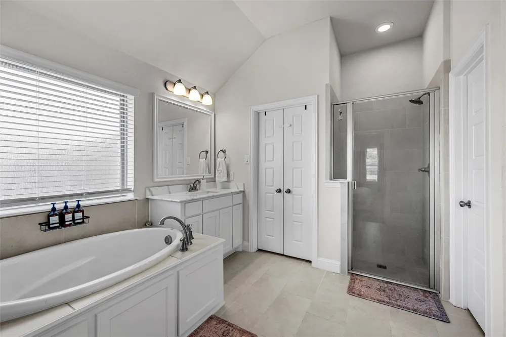 237 Big Creek Loop Hewitt, TX 76643