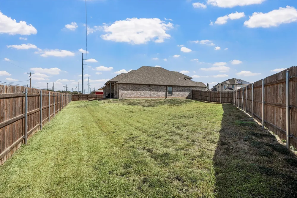 237 Big Creek Loop Hewitt, TX 76643