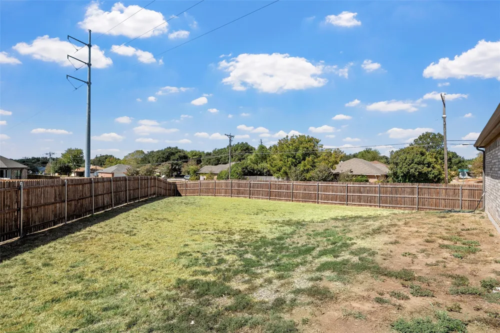 237 Big Creek Loop Hewitt, TX 76643