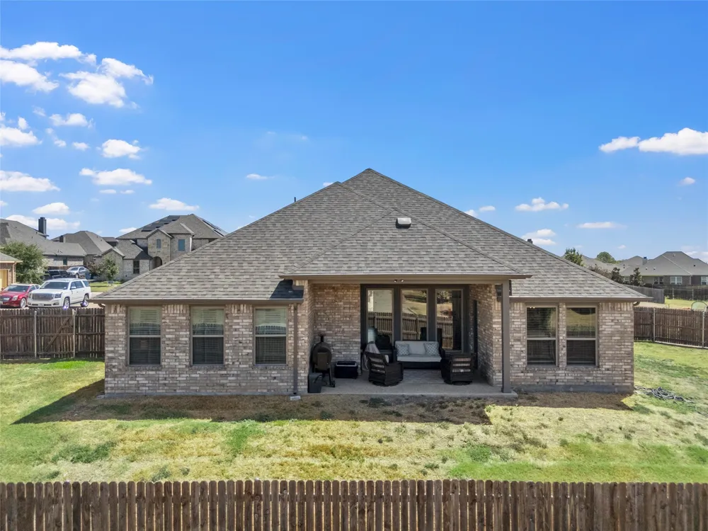 237 Big Creek Loop Hewitt, TX 76643