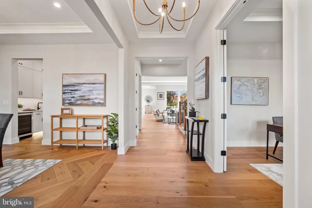 8023 LEWINSVILLE ROAD Mclean, VA 22102