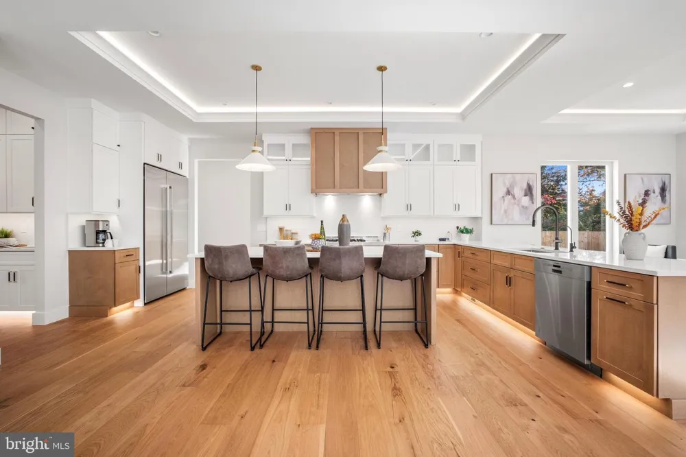 8023 LEWINSVILLE ROAD Mclean, VA 22102