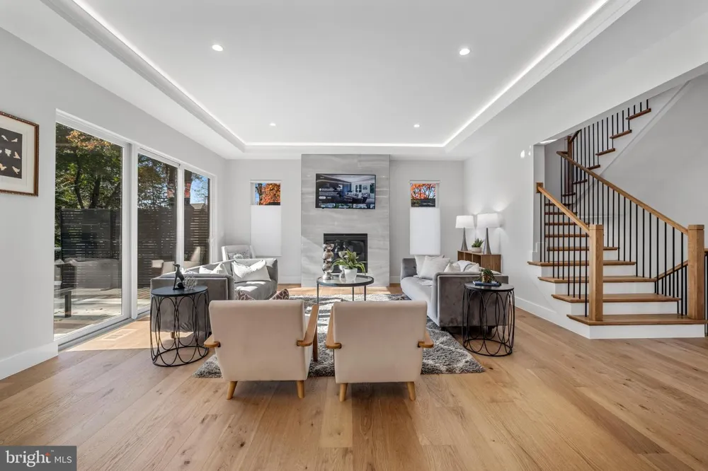 8023 LEWINSVILLE ROAD Mclean, VA 22102