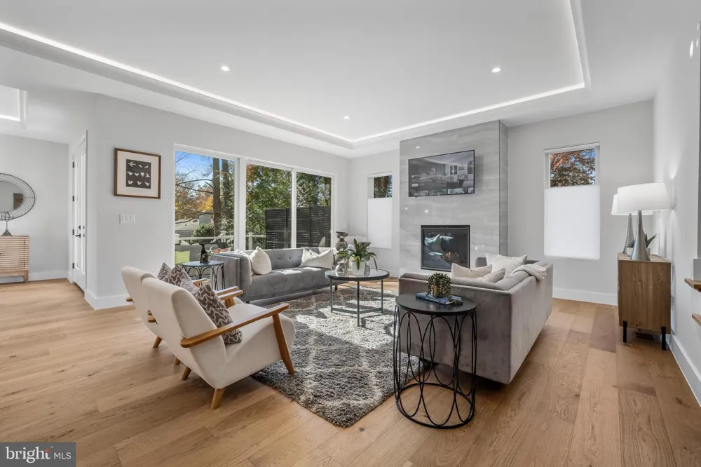 8023 LEWINSVILLE ROAD Mclean, VA 22102