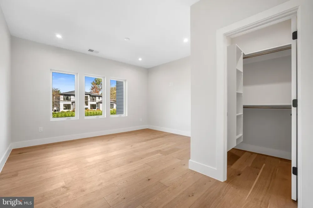 8023 LEWINSVILLE ROAD Mclean, VA 22102