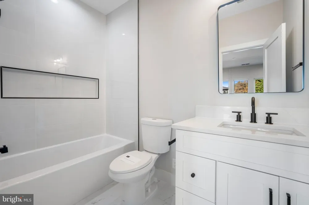 8023 LEWINSVILLE ROAD Mclean, VA 22102