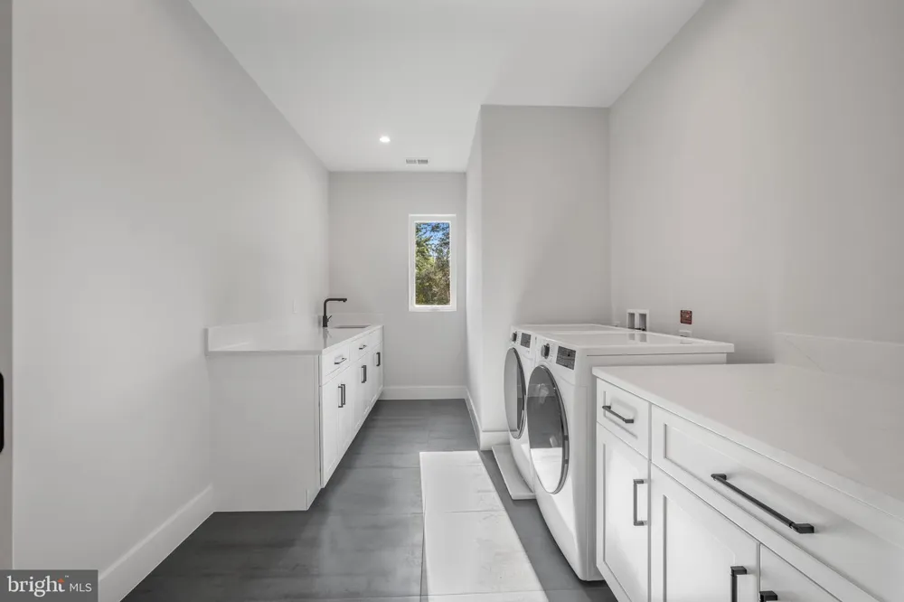 8023 LEWINSVILLE ROAD Mclean, VA 22102