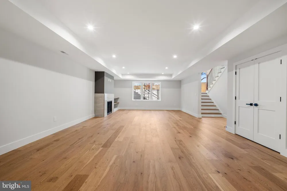 8023 LEWINSVILLE ROAD Mclean, VA 22102