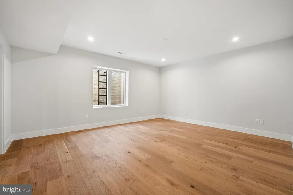 8023 LEWINSVILLE ROAD Mclean, VA 22102