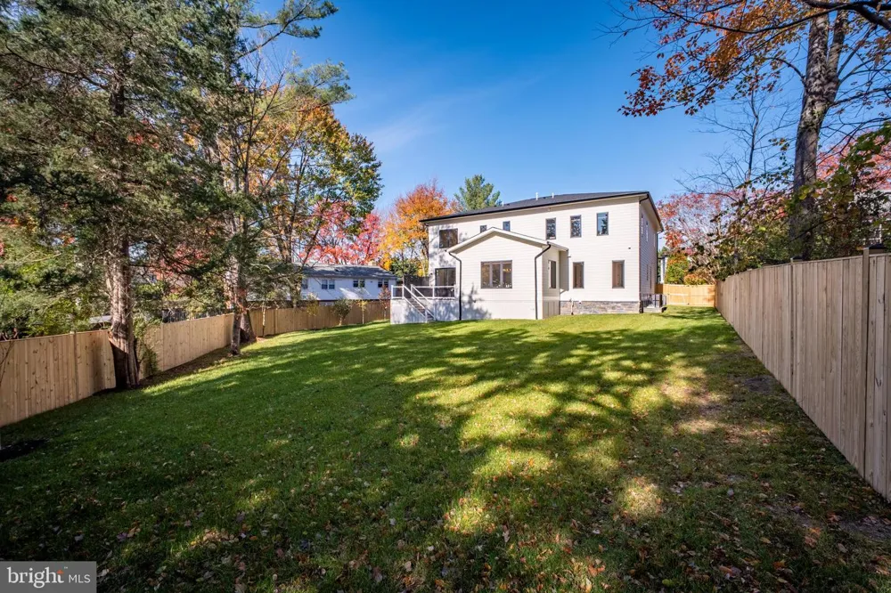 8023 LEWINSVILLE ROAD Mclean, VA 22102