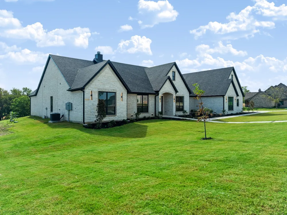 153 Red Bird Lane Bells, TX 75414