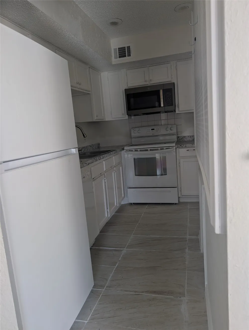 2310 Balsam Drive #B206 Arlington, TX 76006