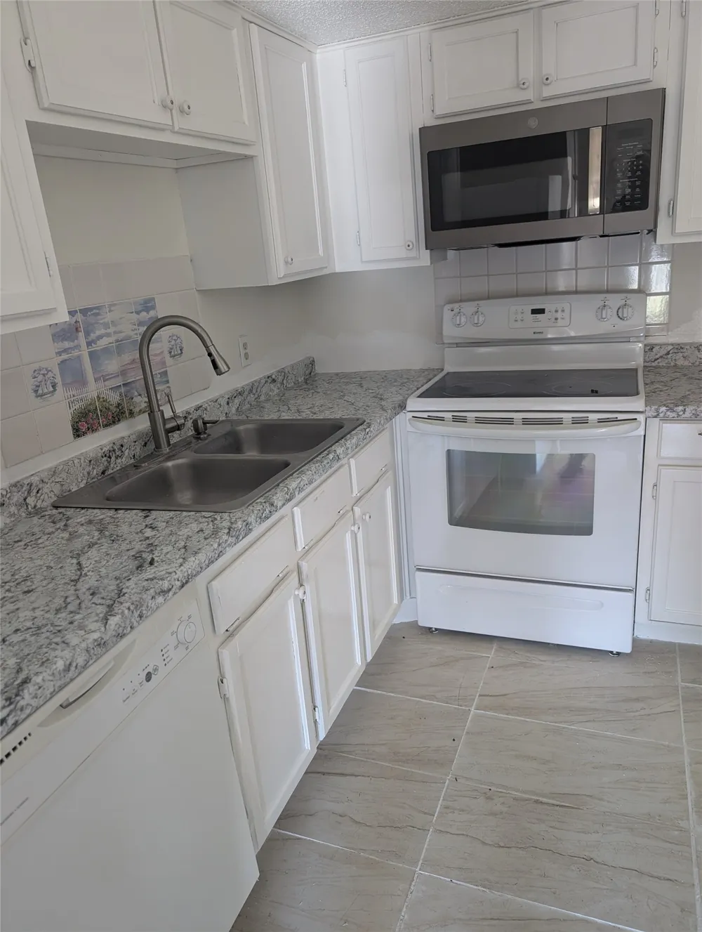 2310 Balsam Drive #B206 Arlington, TX 76006