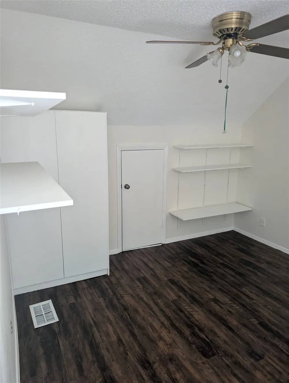 2310 Balsam Drive #B206 Arlington, TX 76006