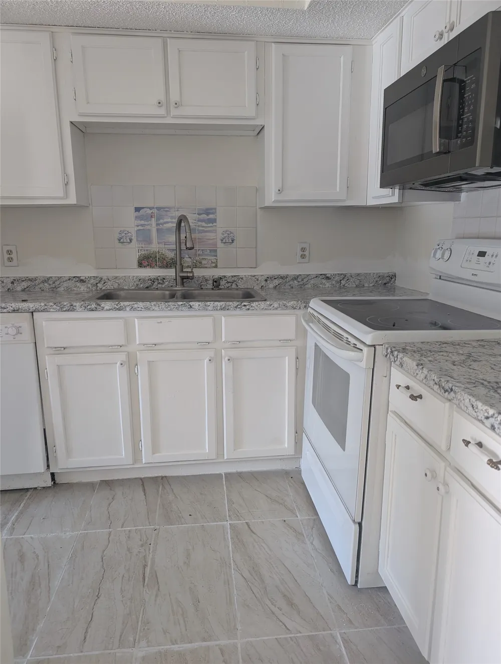 2310 Balsam Drive #B206 Arlington, TX 76006