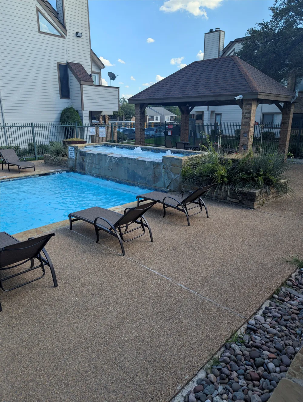 2310 Balsam Drive #B206 Arlington, TX 76006
