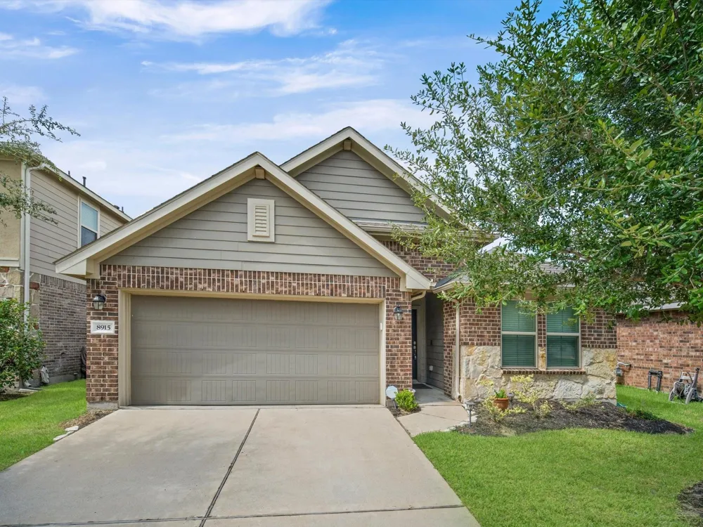 8915 English Manor Drive Cypress, TX 77433