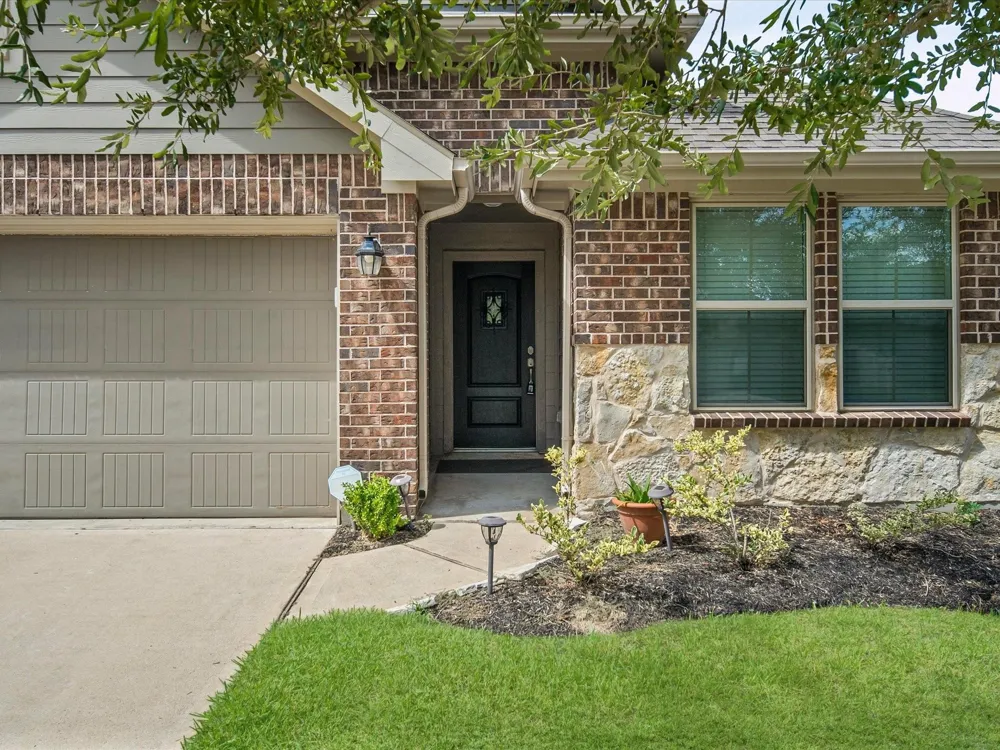 8915 English Manor Drive Cypress, TX 77433