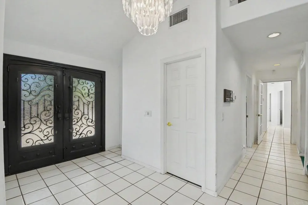 2567 Starkey Way Alpine, CA 91901