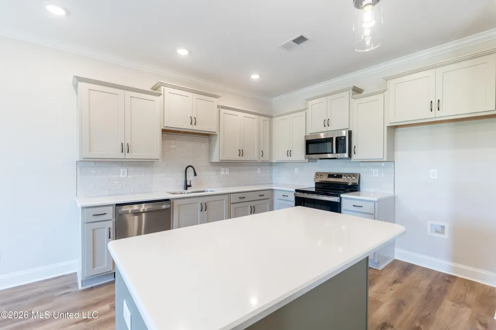 2307 Josie Lane Hernando, MS 38632